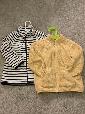 Uniqlo beige Sherpa Zip Jacket 3t and Navy Stripe Fleece Jacket H&M teddy bear
